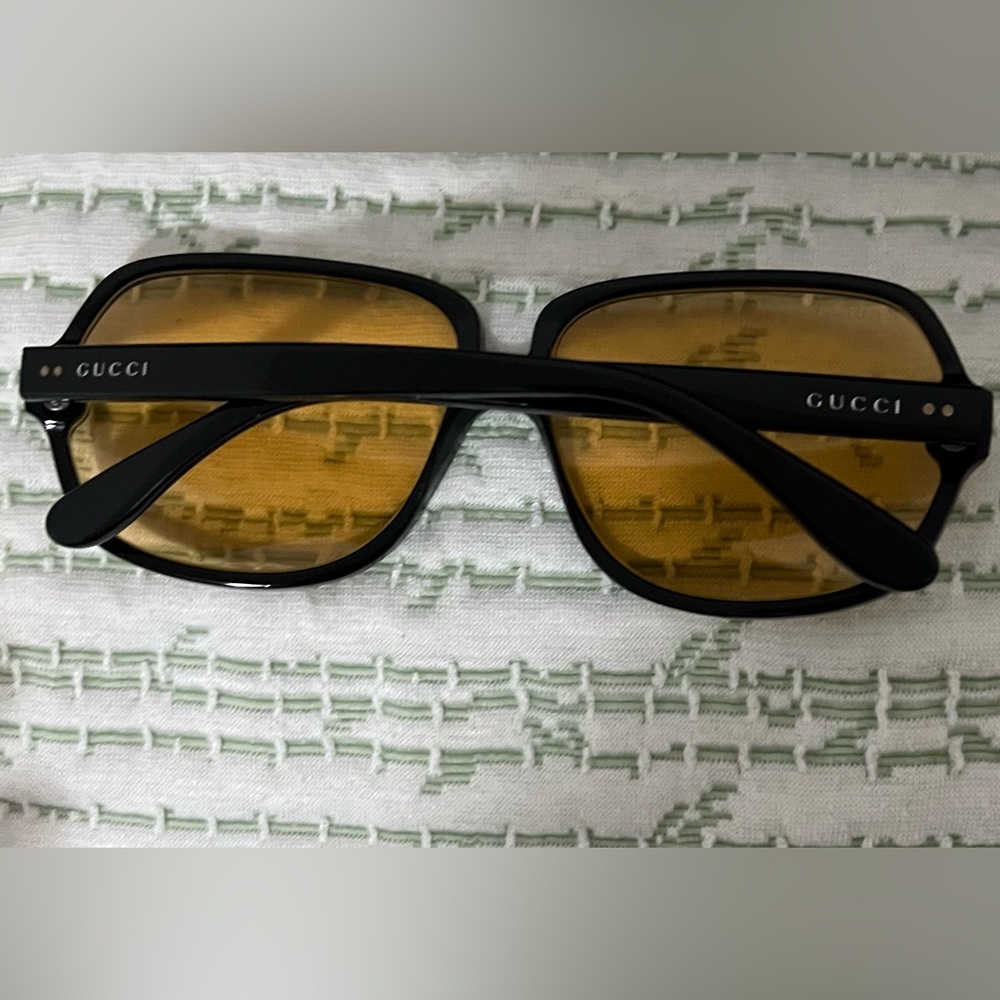 Gucci Women's Sunglasses GG0778S 006 Black/Yellow Lens Oversized 63mm - Picture 4 of 9